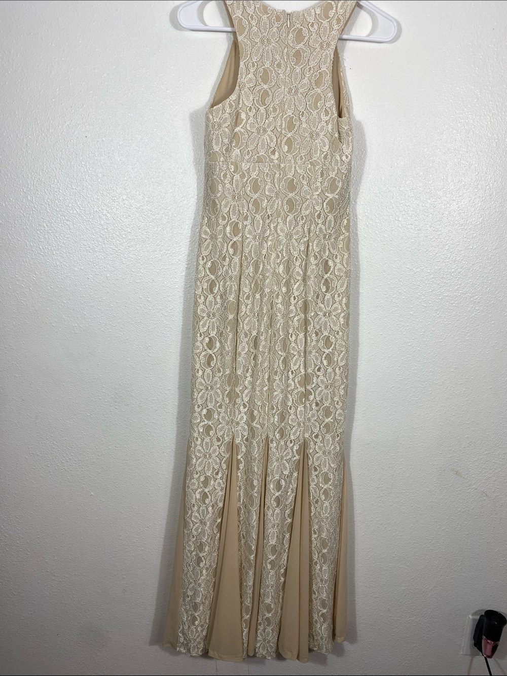 Cachet Beaded Halter Lace Maxi Gown in Ivory and Blush Size 2 - Picture 6 of 15